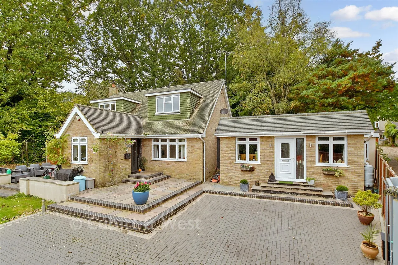 5 bed house for sale, Snow Hill, Copthorne, RH10