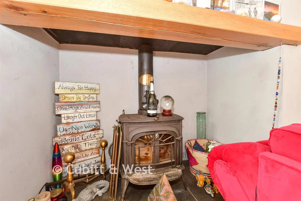 Snow Hill, Copthorne, RH10, photo 4