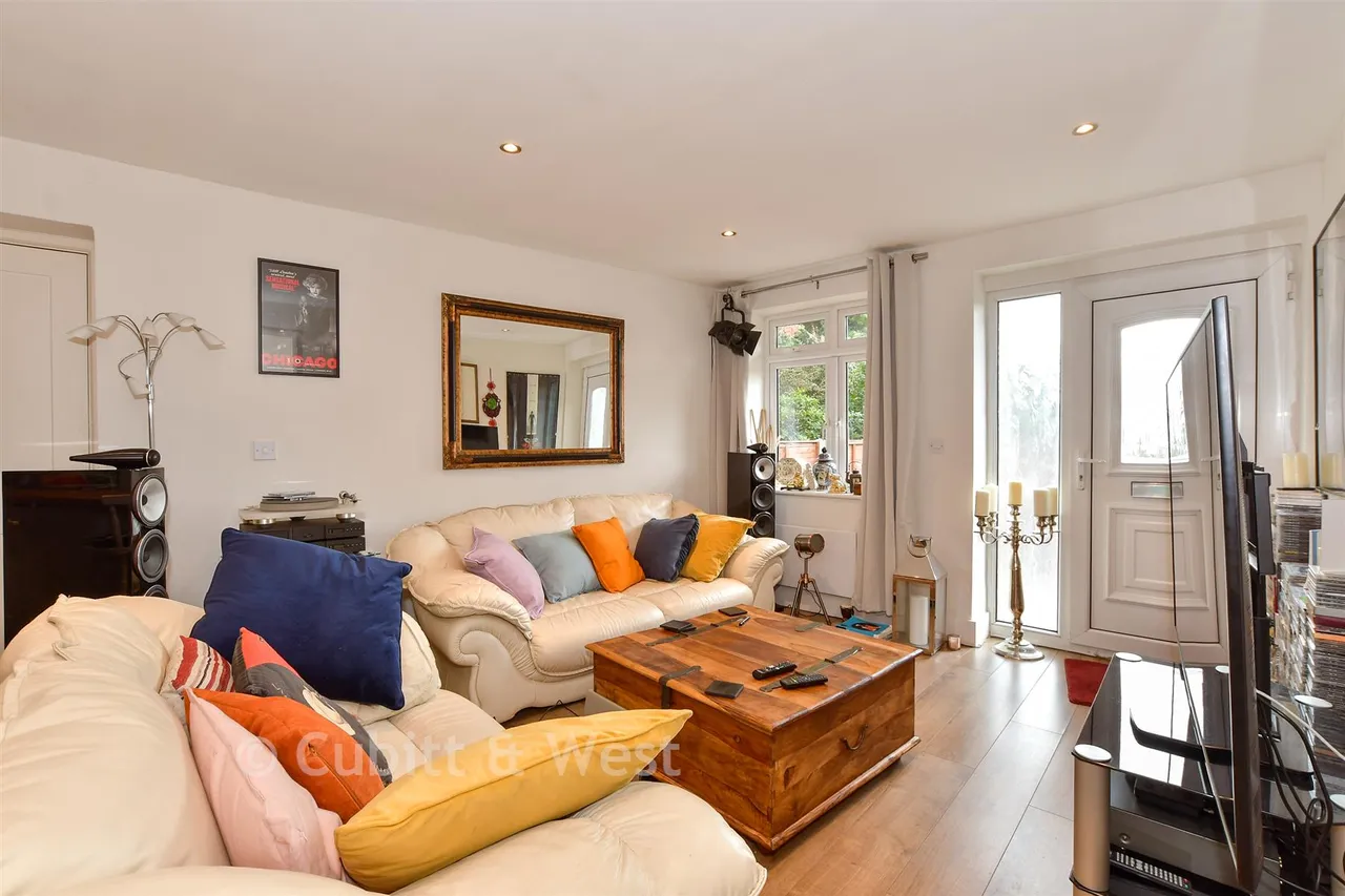 Snow Hill, Copthorne, RH10, photo 16