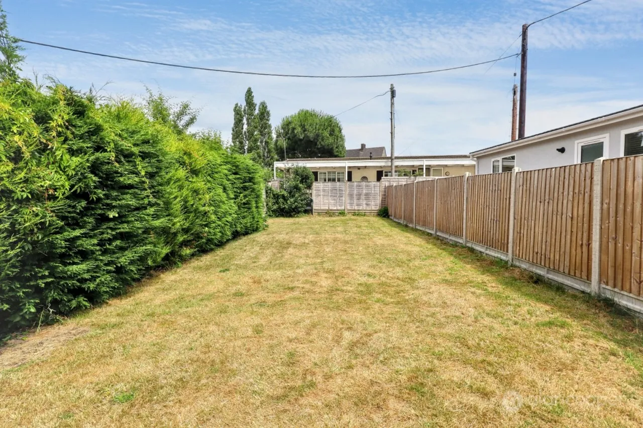 Nuneaton Road, Bulkington, CV12, photo 23
