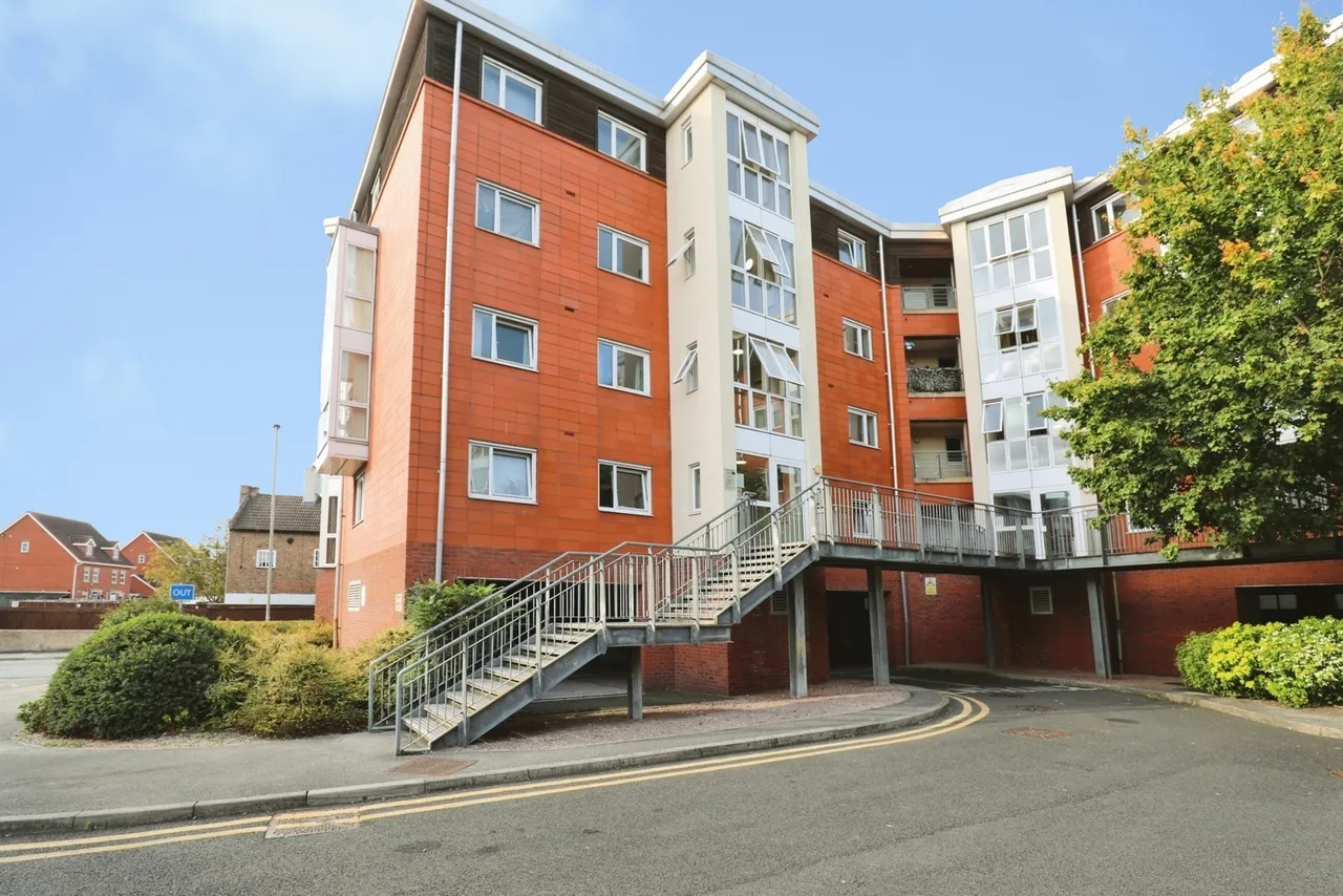 2 bed flat for sale, The Waterfront, Selby, YO8