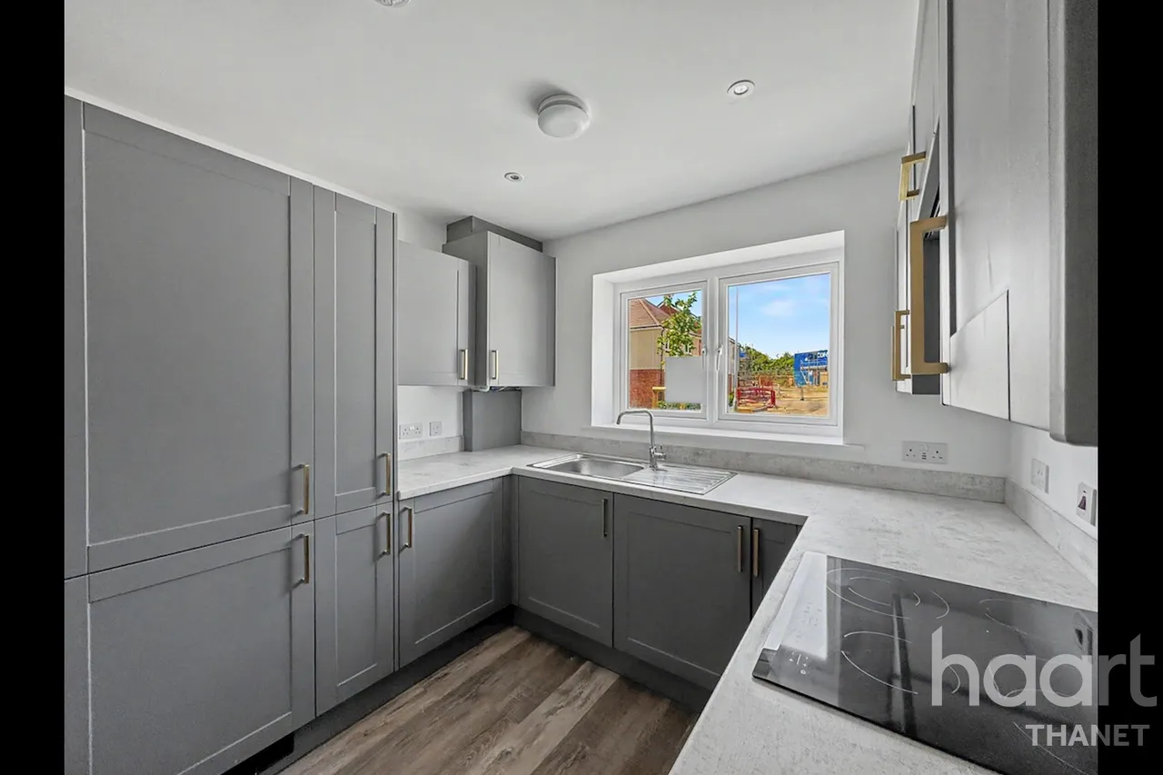 Birchwood Grove, Margate, CT9, photo 2