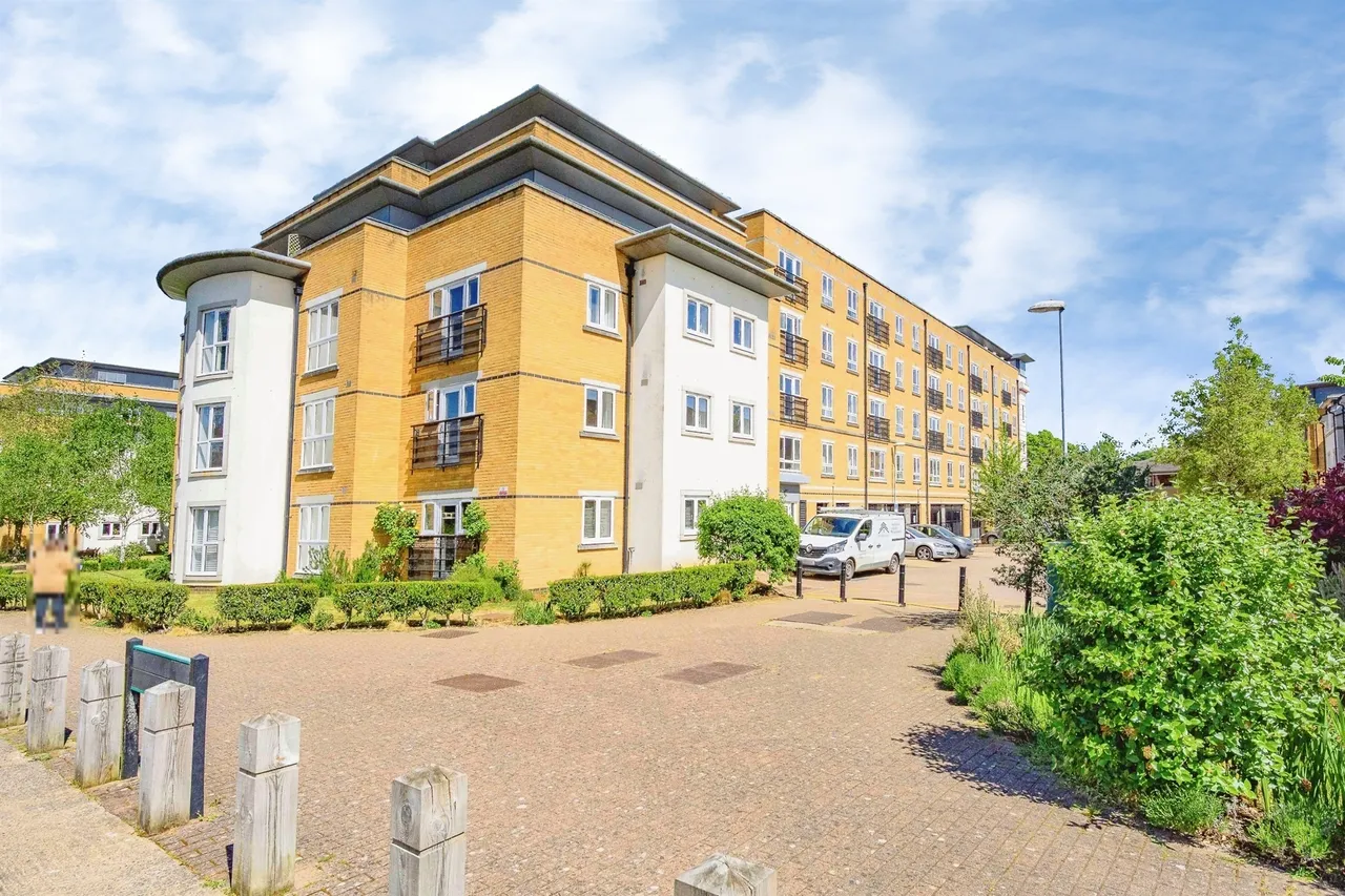 Ovaltine Drive, Kings Langley, WD4, photo 10