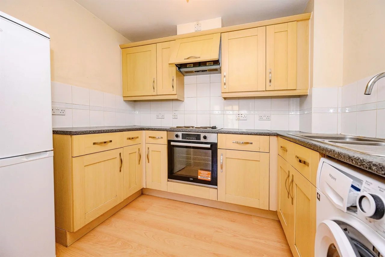 Ovaltine Drive, Kings Langley, WD4, photo 3