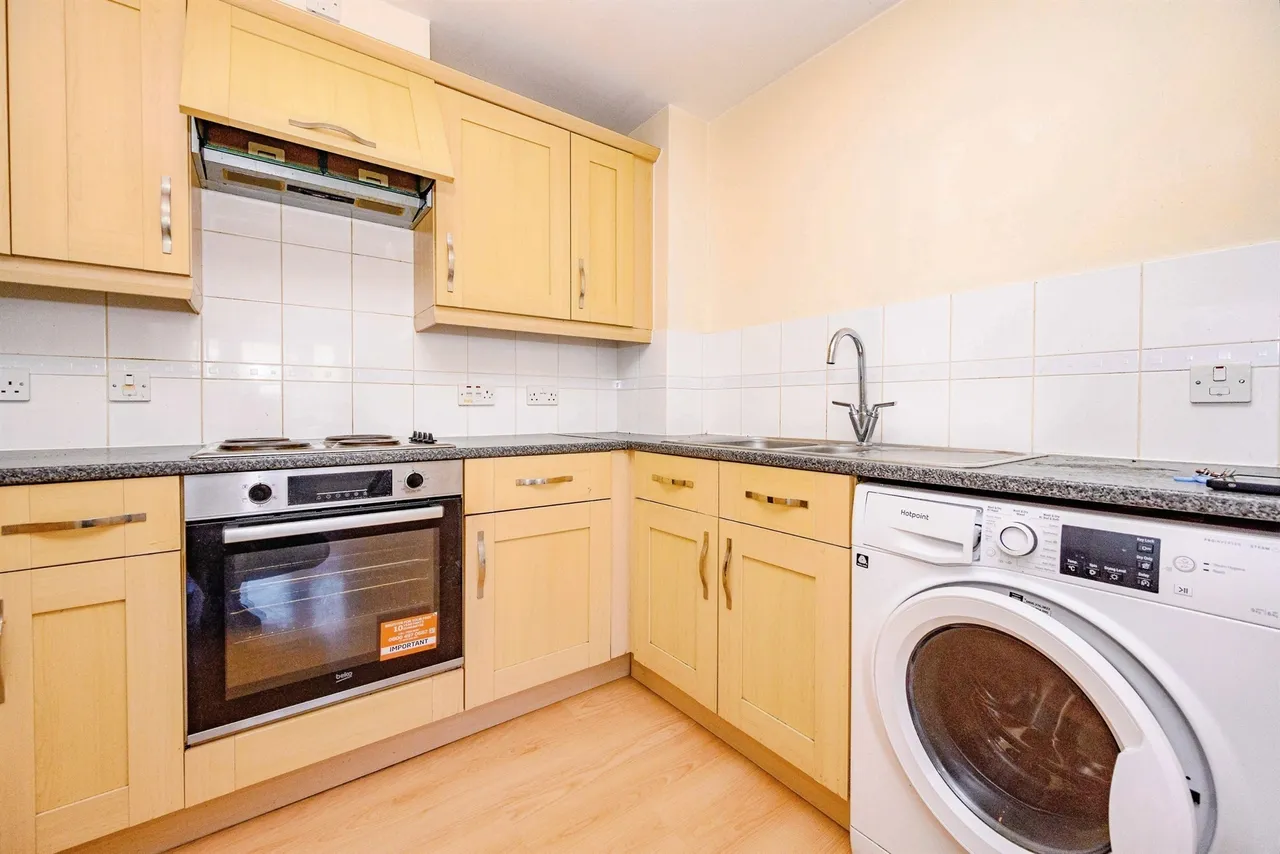 Ovaltine Drive, Kings Langley, WD4, photo 6