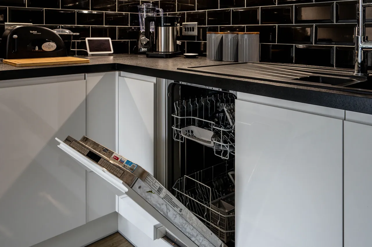 Flat 6, Grassholme House, New Malden, photo 6