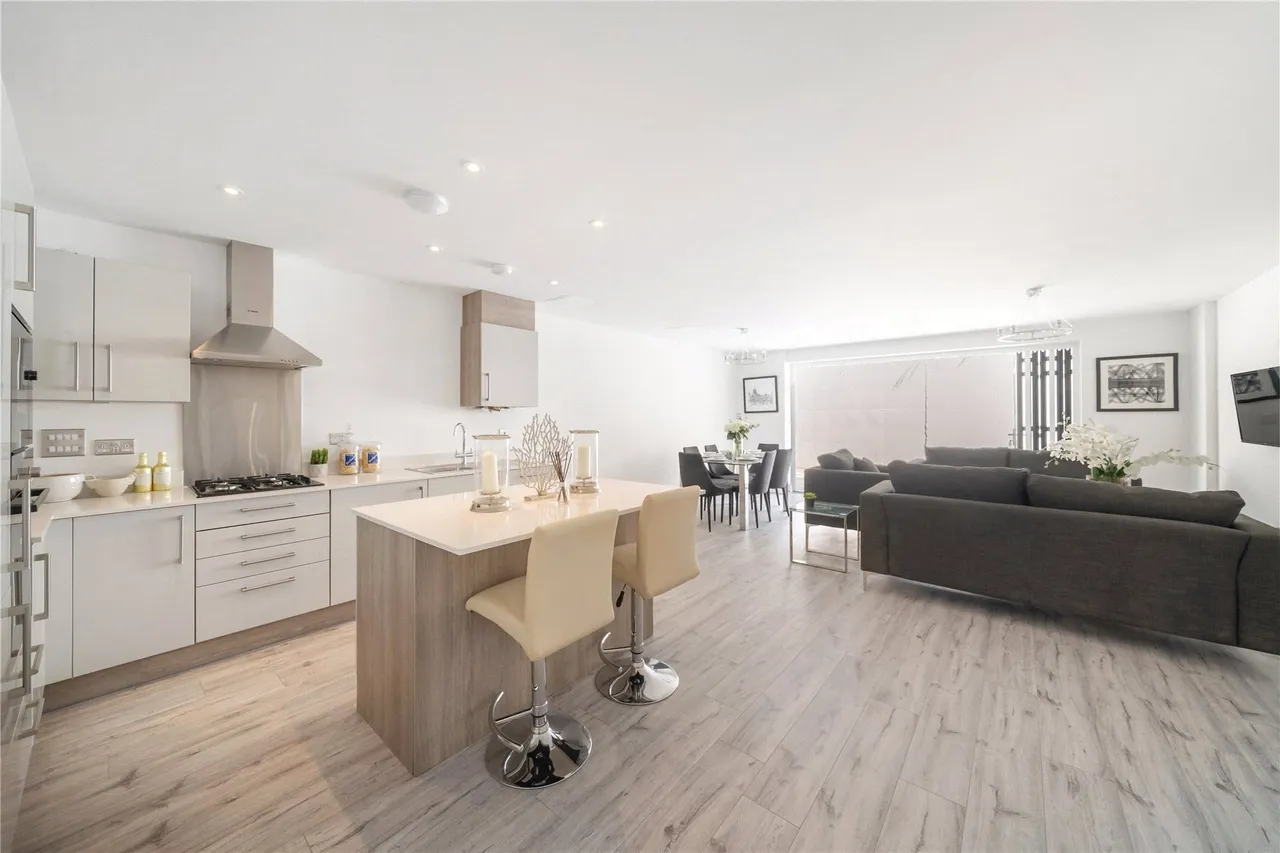2 bed flat for sale — Ardmore Place, 162-164 Hartfield Road, Wimbledon, London, SW19
