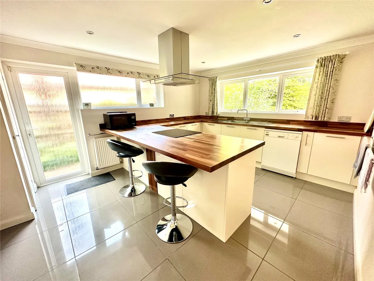 Ashley Drive North, Ashley Heath, Ringwood, Hants, BH24 2JL, photo 4