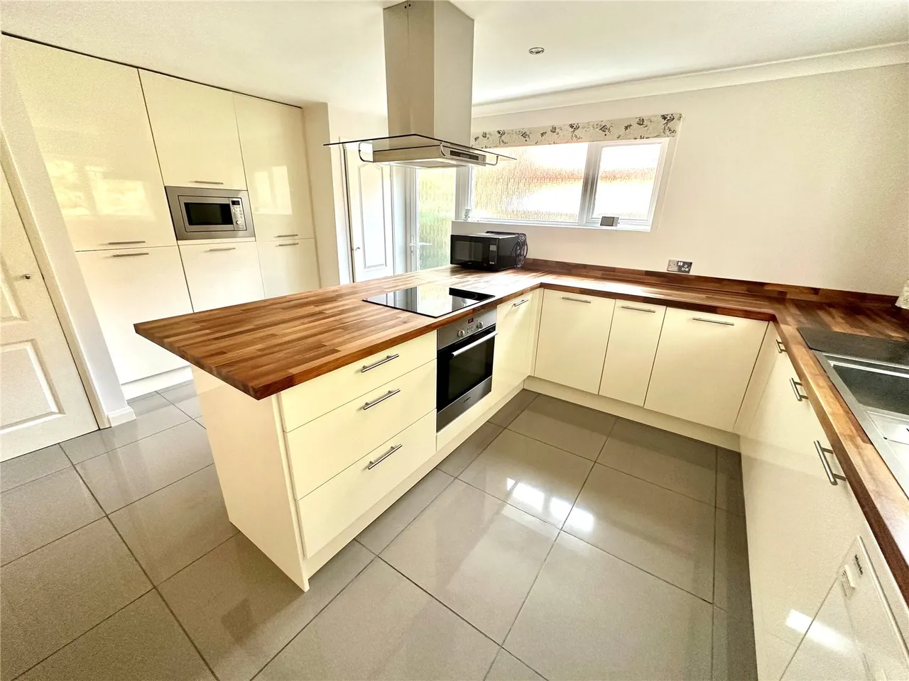 Ashley Drive North, Ashley Heath, Ringwood, Hants, BH24 2JL, photo 3