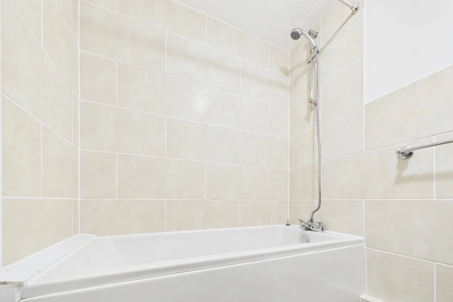 Laird Court, Bagshot, GU19, photo 7