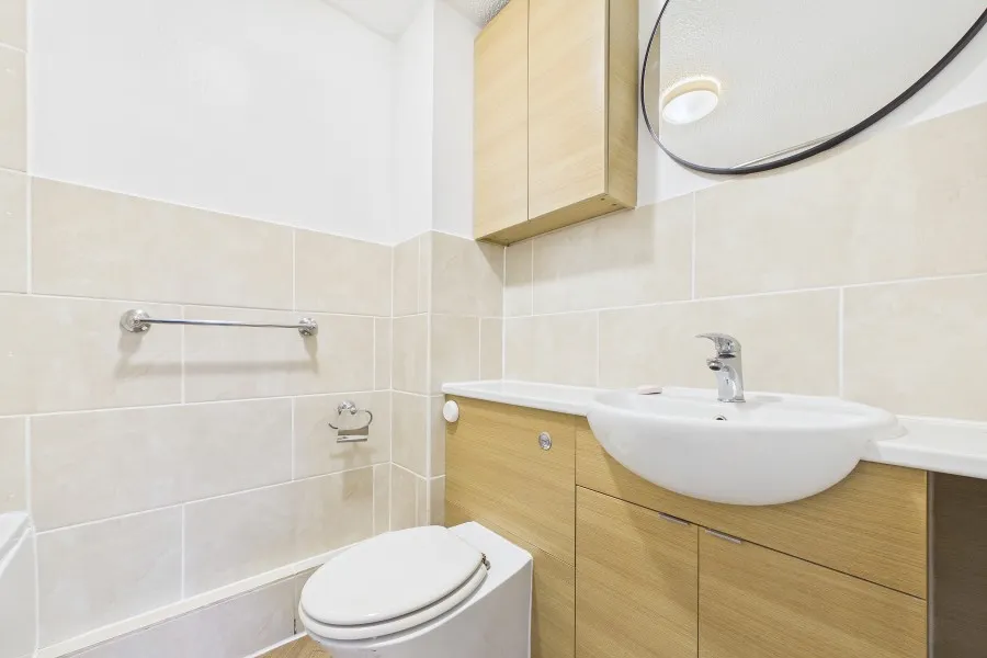 Laird Court, Bagshot, GU19, photo 6