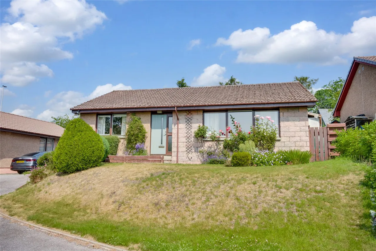 3 bed house for sale, Allachlade Court, Aboyne, AB34