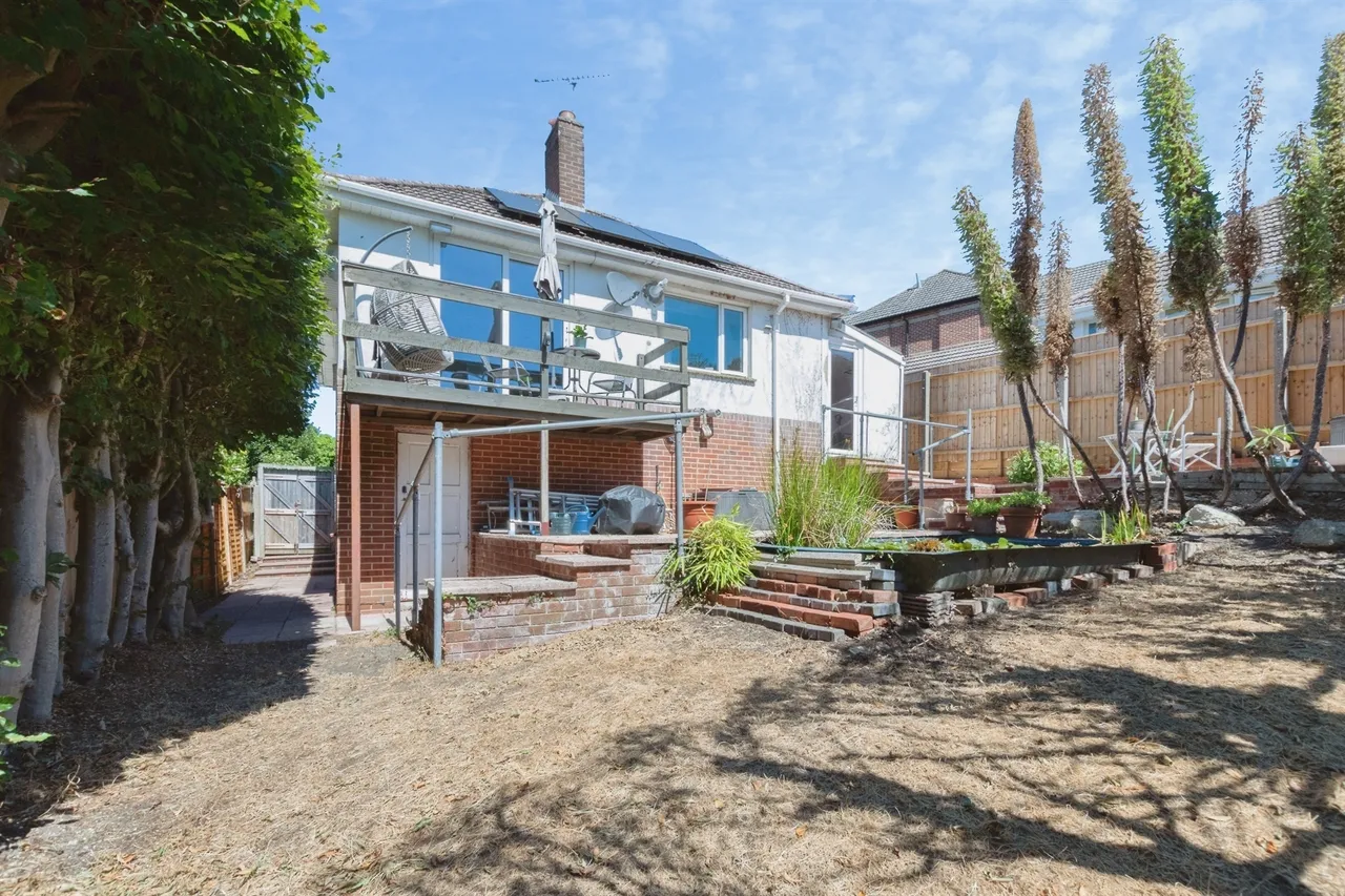 2 bed house for sale — Doyne Road, Poole