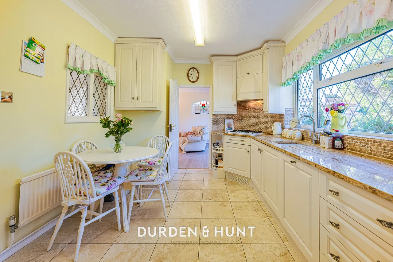 Grove Lane, Chigwell, IG7, photo 5