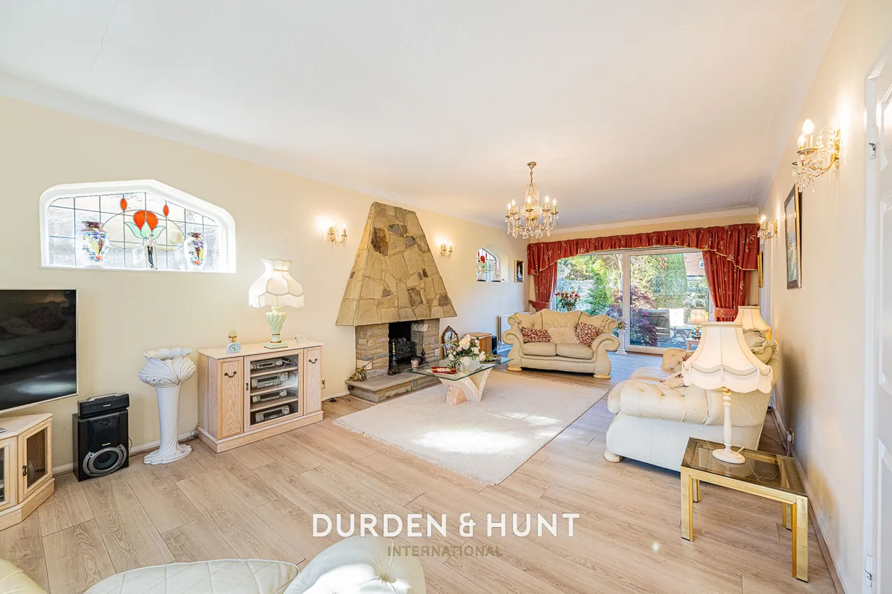 Grove Lane, Chigwell, IG7, photo 2