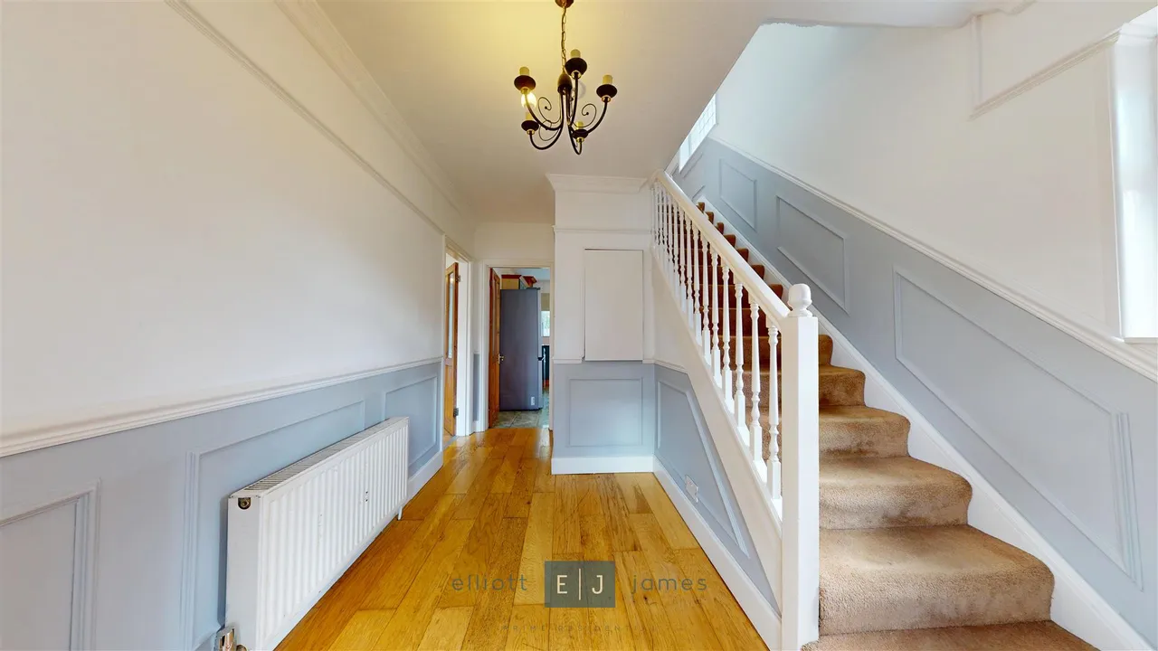 Parkmead, Loughton, IG10, photo 2