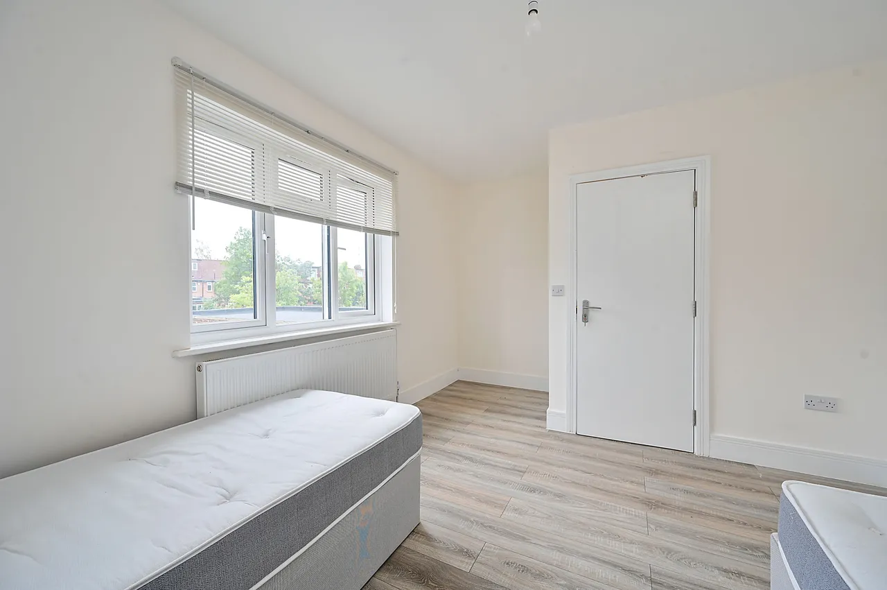New Malden, KT3, photo 7