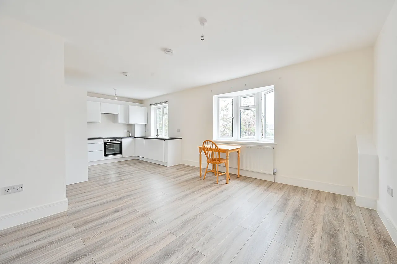 New Malden, KT3, photo 2