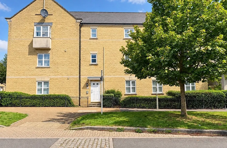 2 bed flat to rent — Elmhurst Way, Carterton, Oxfordshire, OX18