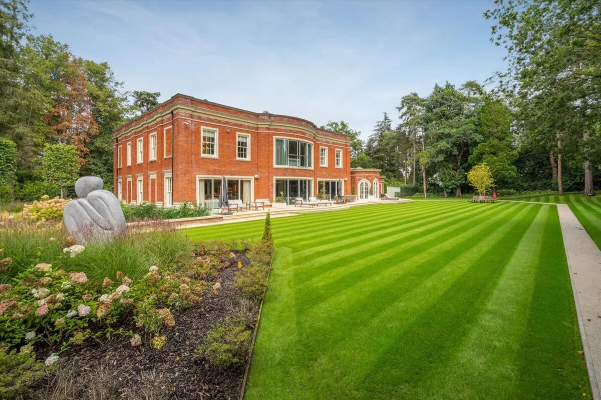 Old Avenue, St George's Hill, KT13, photo 36