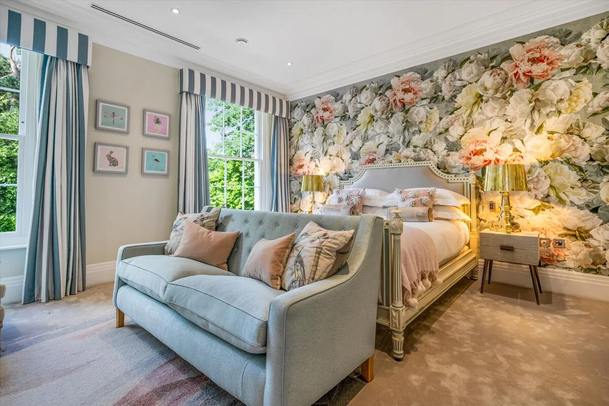 Old Avenue, St George's Hill, KT13, photo 22