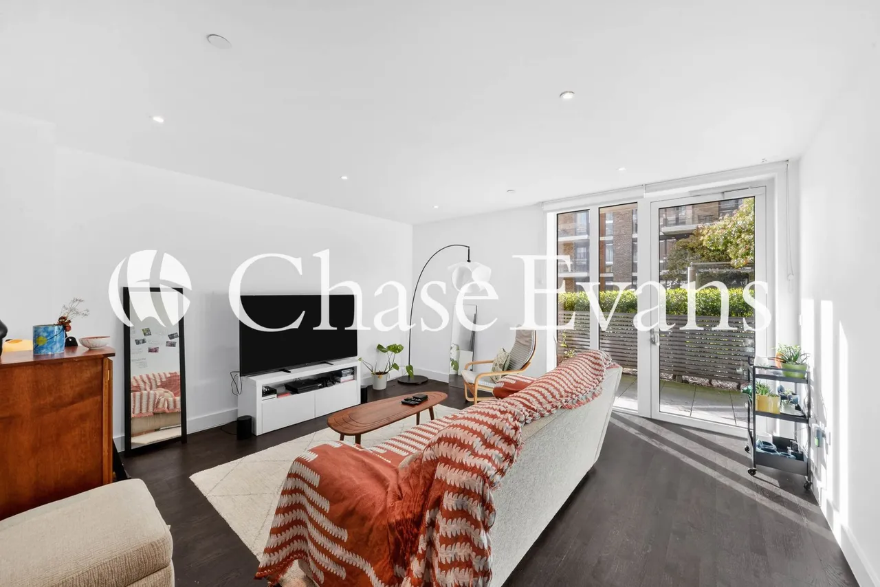 3 bed flat for sale — Duncombe House, 15 Royal Arsenal Riverside, Victory Parade, Woolwich, SE18