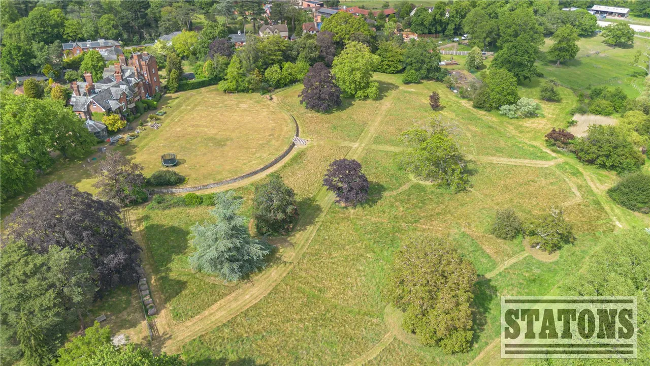Robins Nest Hill, Little Berkhamsted, Hertfordshire, SG13 8LS, photo 35