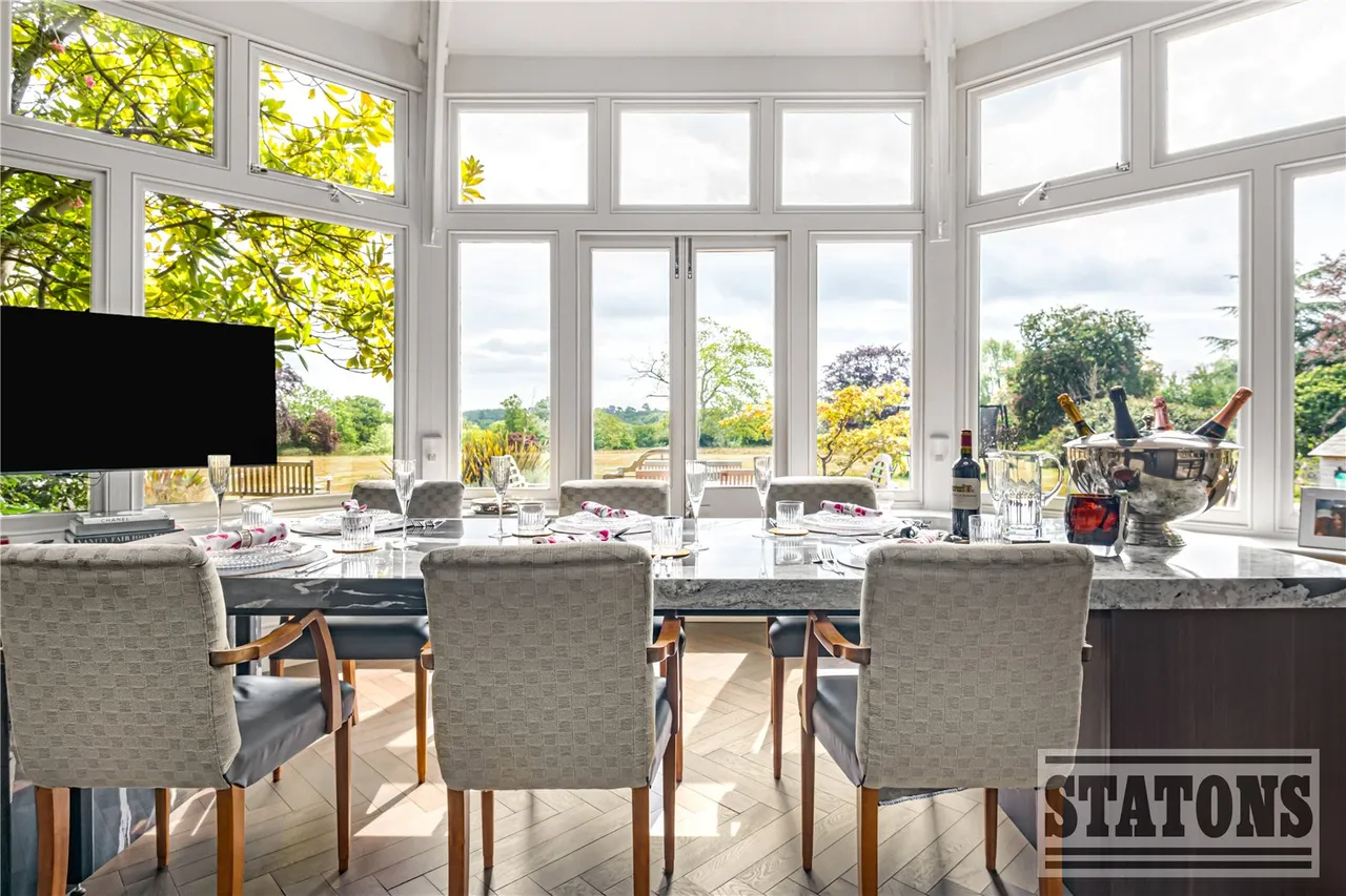 Robins Nest Hill, Little Berkhamsted, Hertfordshire, SG13 8LS, photo 21