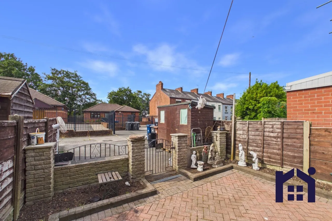 Golden Hill Lane, Leyland, PR25 2YJ, photo 17