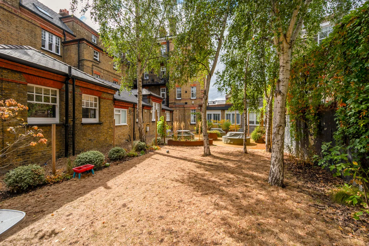 London, SW18, photo 10