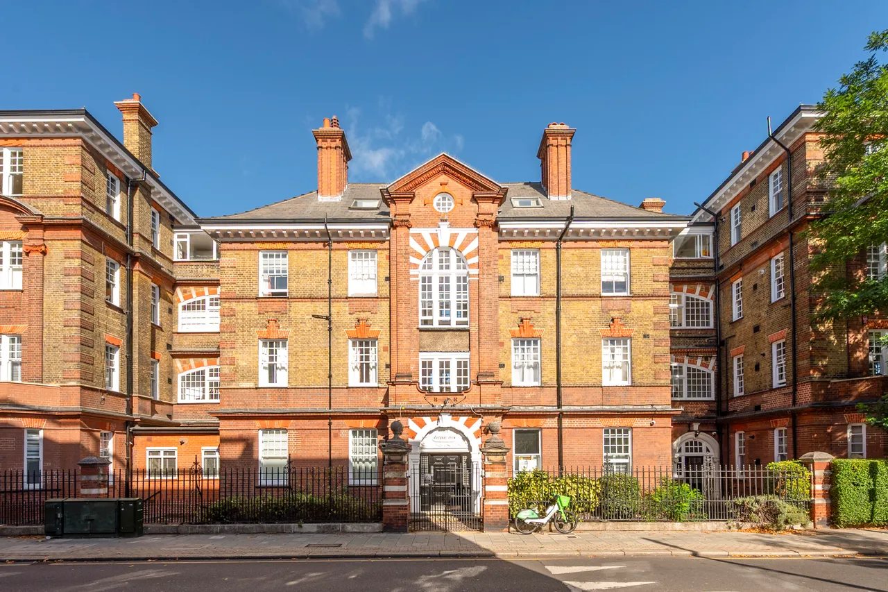 1 bed flat for sale, London, SW18