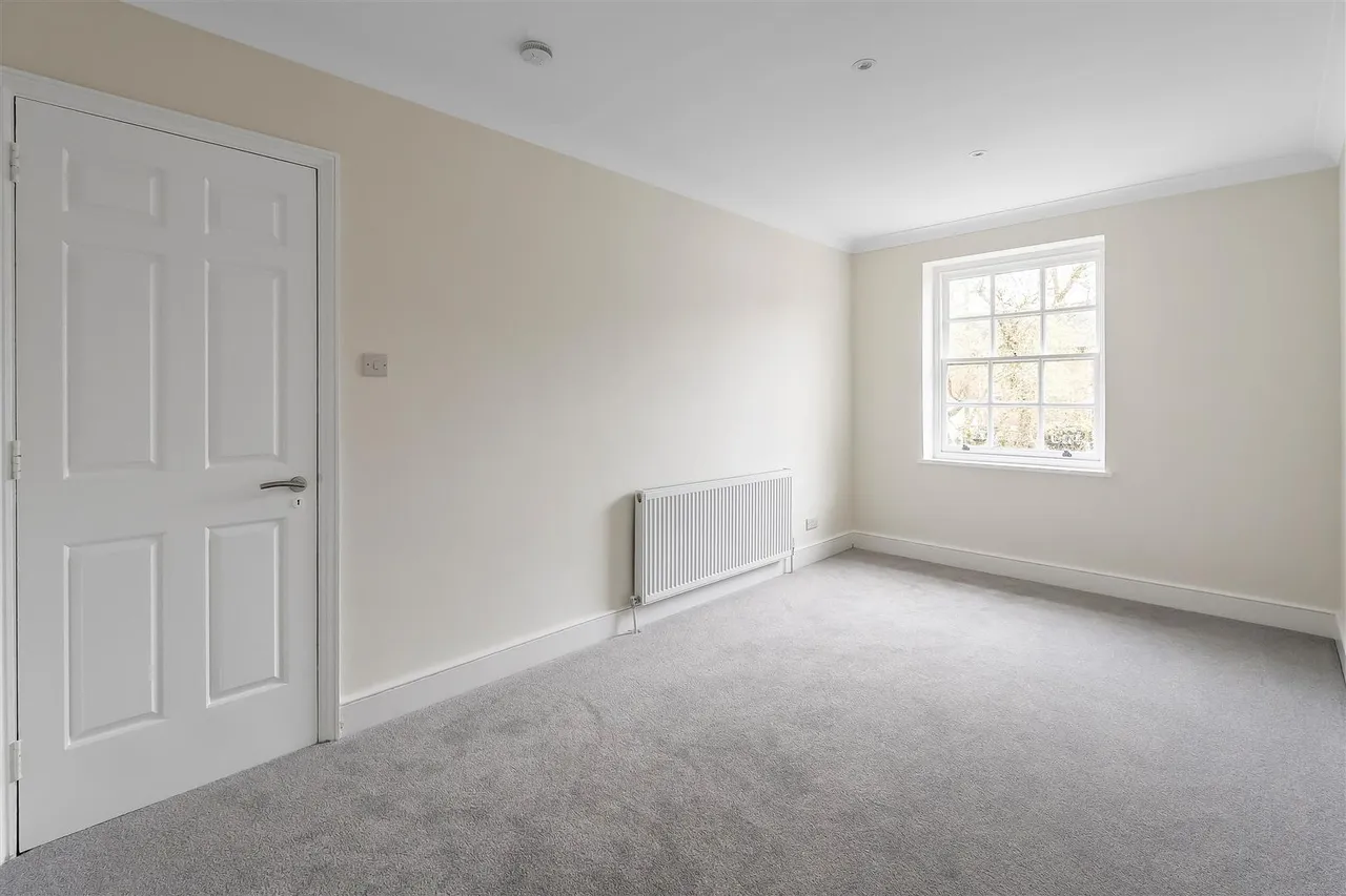 Bridge Street, Leatherhead, KT22, photo 8