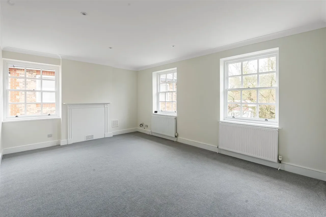 Bridge Street, Leatherhead, KT22, photo 4