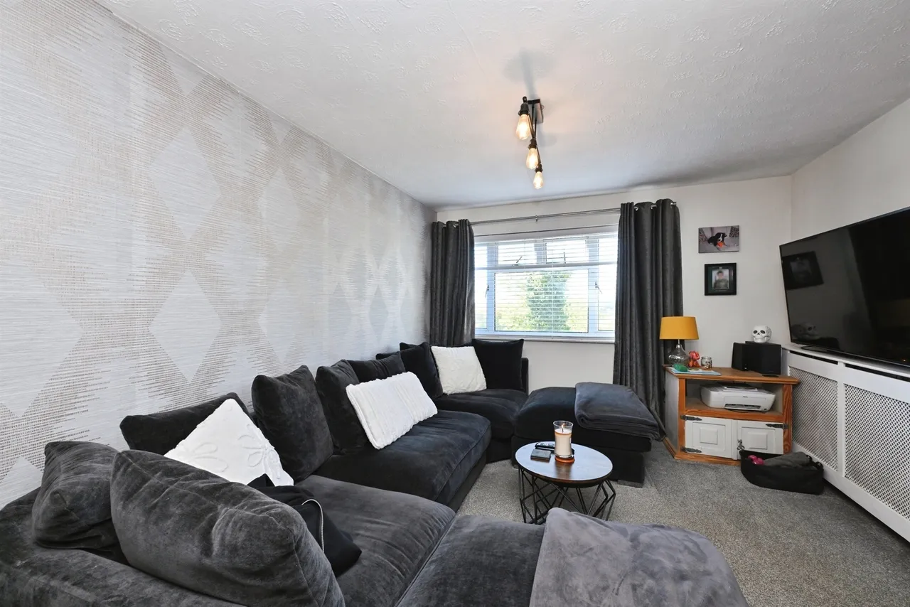 Chapelfields, Stanstead Abbotts, SG12, photo 2