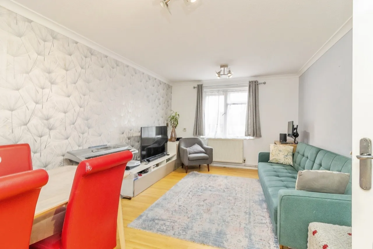 Larwood Place, Oldbrook, Milton Keynes, Buckinghamshire, MK6, photo 7