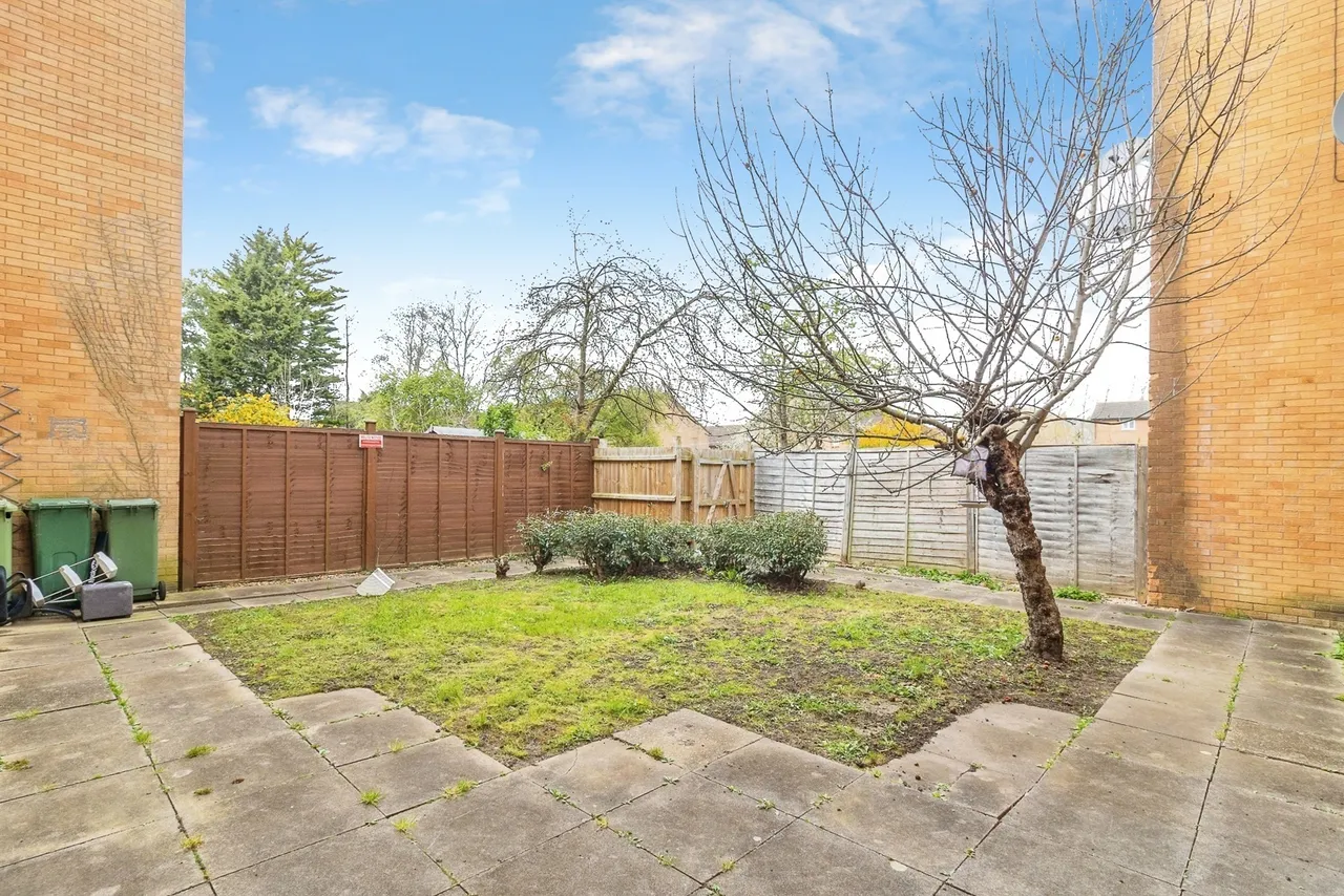 Larwood Place, Oldbrook, Milton Keynes, Buckinghamshire, MK6, photo 5