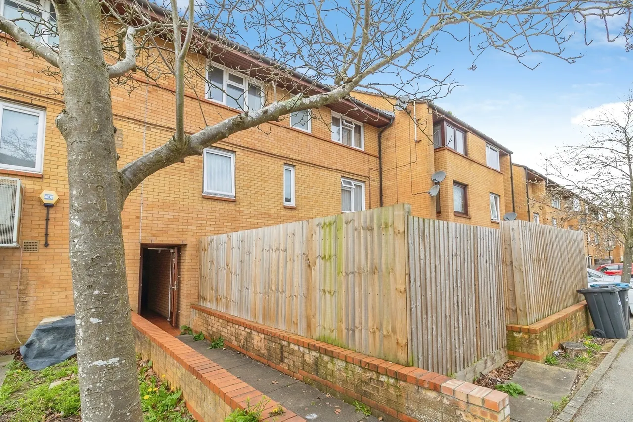Larwood Place, Oldbrook, Milton Keynes, Buckinghamshire, MK6, photo 18