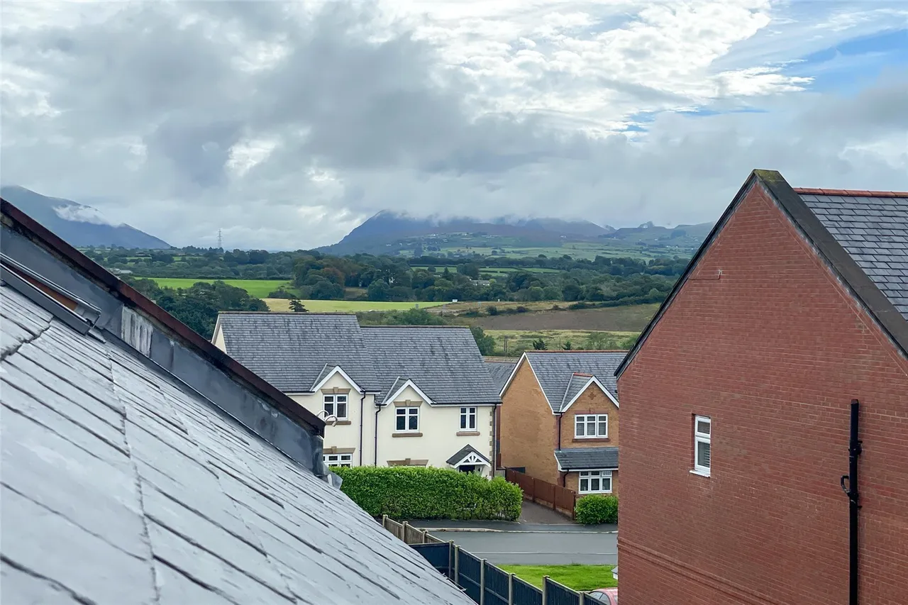 Gwel Y Llan, Caernarfon, LL55, photo 19
