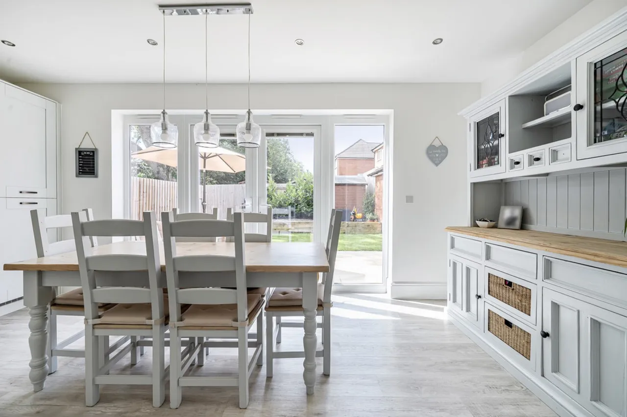 Falcon Road, Warminster, photo 9