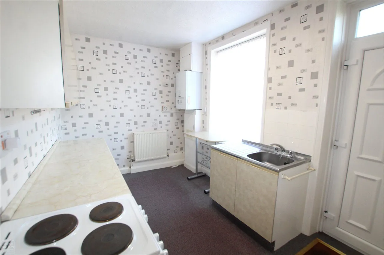 Minerva Street, Huddersfield, HD4, photo 4