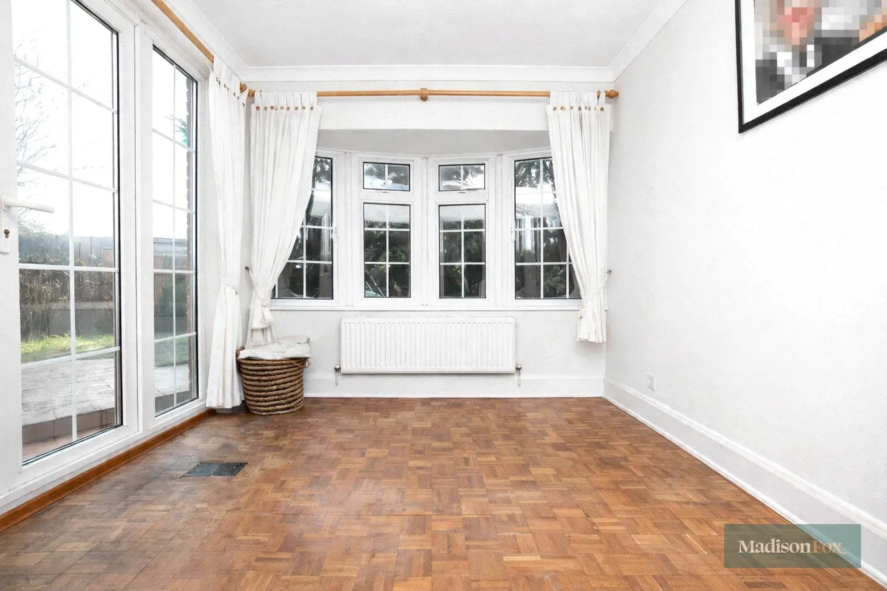 Alderton Rise, Loughton, IG10, photo 6