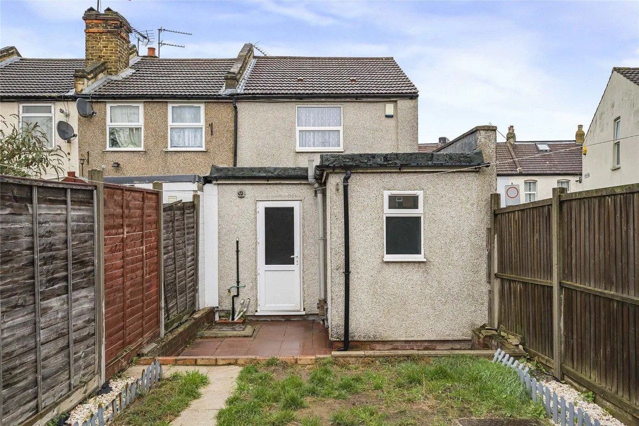 Stanhope Road, Swanscombe, DA10, photo 16
