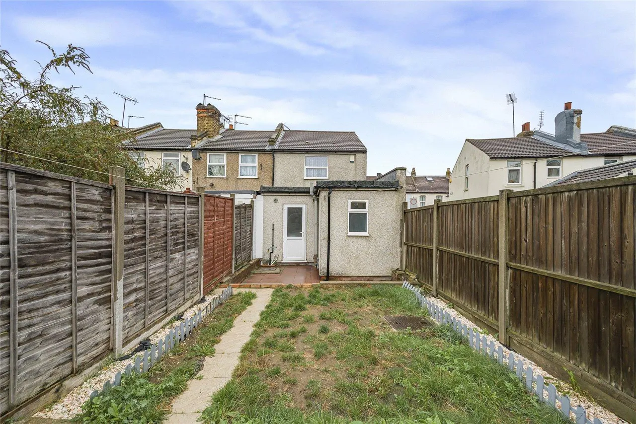 Stanhope Road, Swanscombe, DA10, photo 17