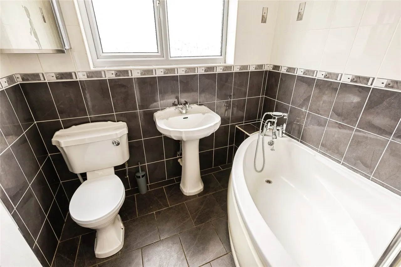 Whiteway Drive, Gresford, LL12, photo 16