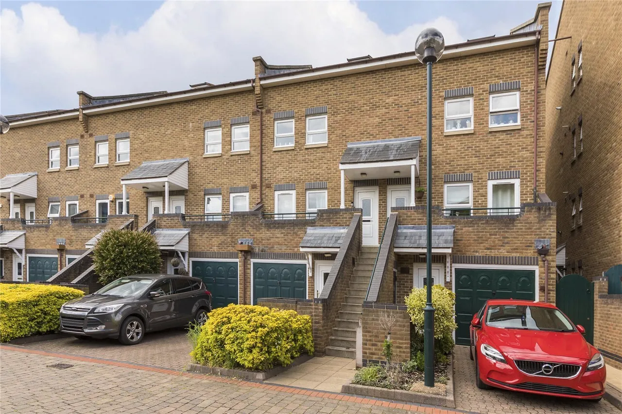 Schooner Close, London, E14, photo 12