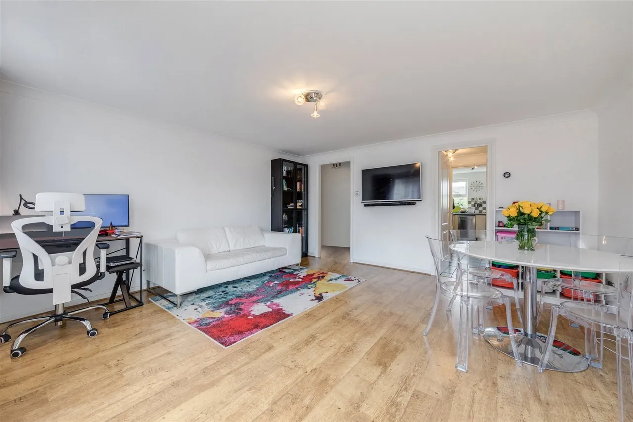 Schooner Close, London, E14, photo 13
