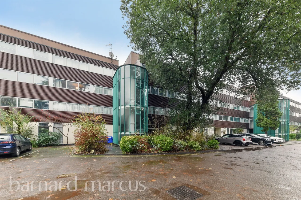 1 bed flat for sale — Claudia Place, London