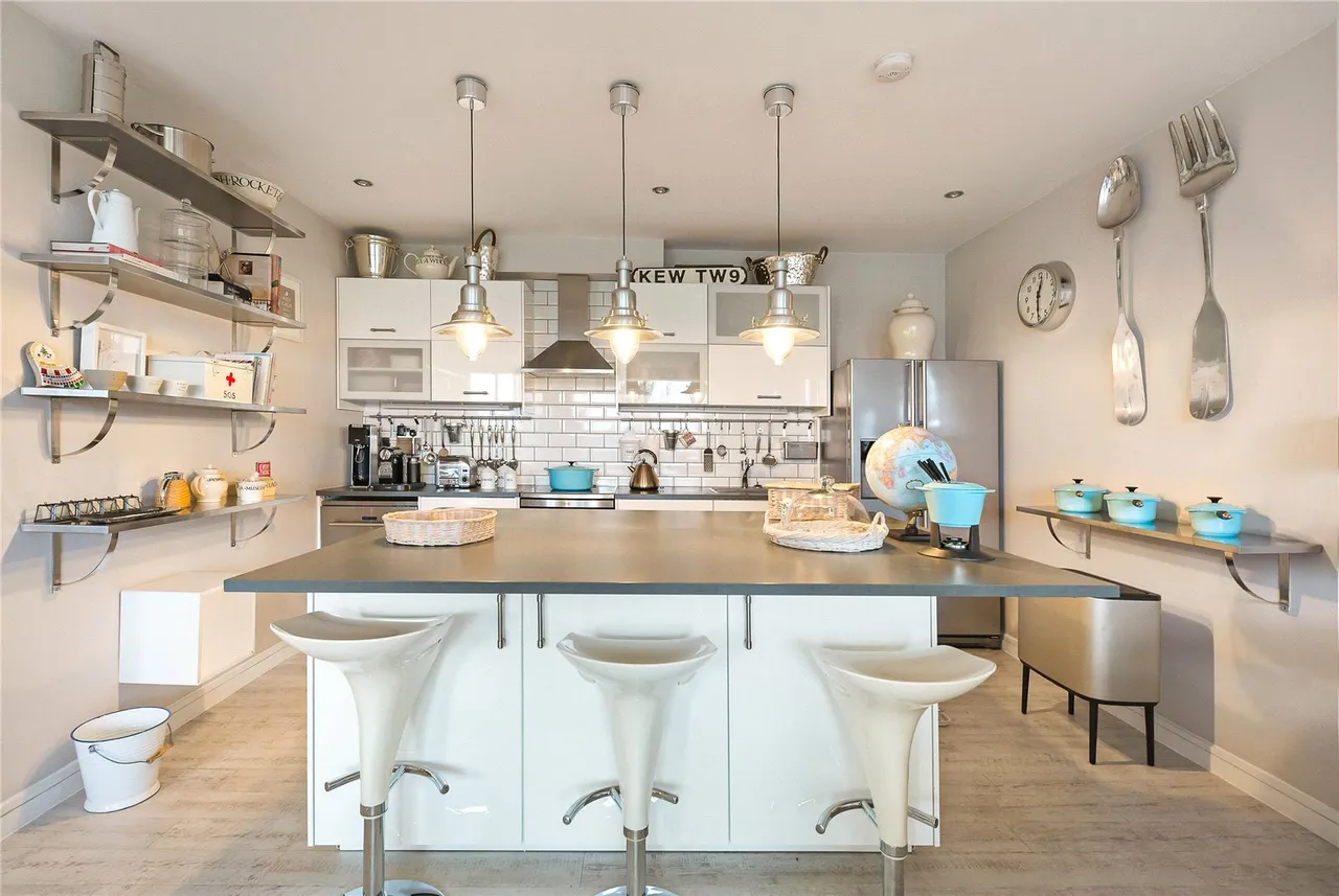 Melliss Avenue, Kew, TW9, photo 2
