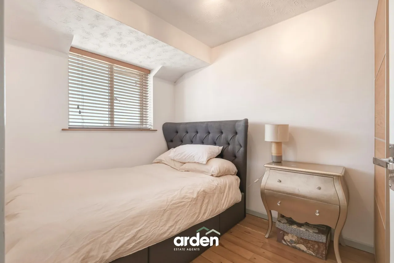 Manor Mews, Studley, B80, photo 9