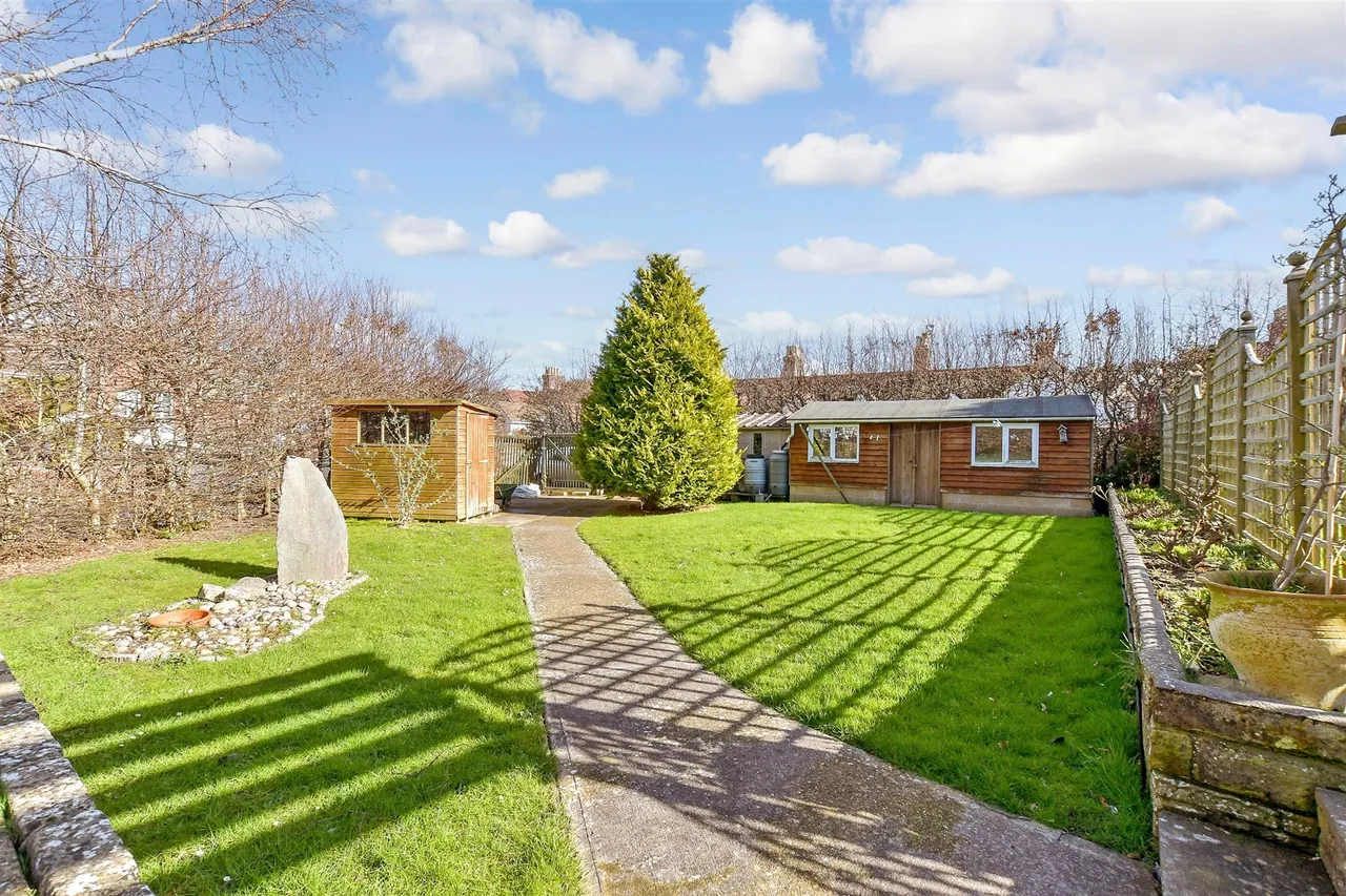 Elliston Road, Totland Bay, PO39, photo 16